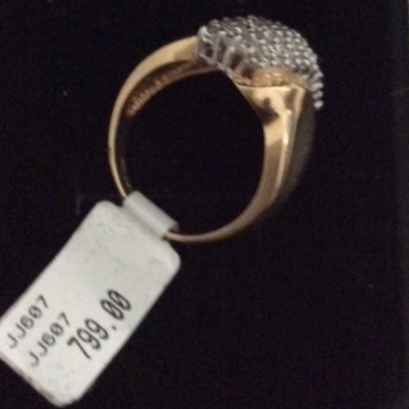 🌟HOST PICK 🌟 NWT STUNNING 14k GOLD & GENUINE DIAMOND CLUSTER RING MSRP 1,700 - Picture 2 of 5